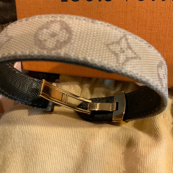 LV Canvas Monogram “Good Luck” Bracelet - Picture 6 of 8